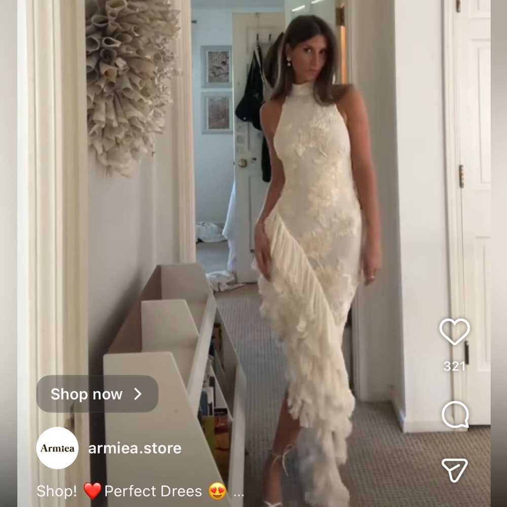 Cream and Gold Maxi Dress - Picture 4 of 4